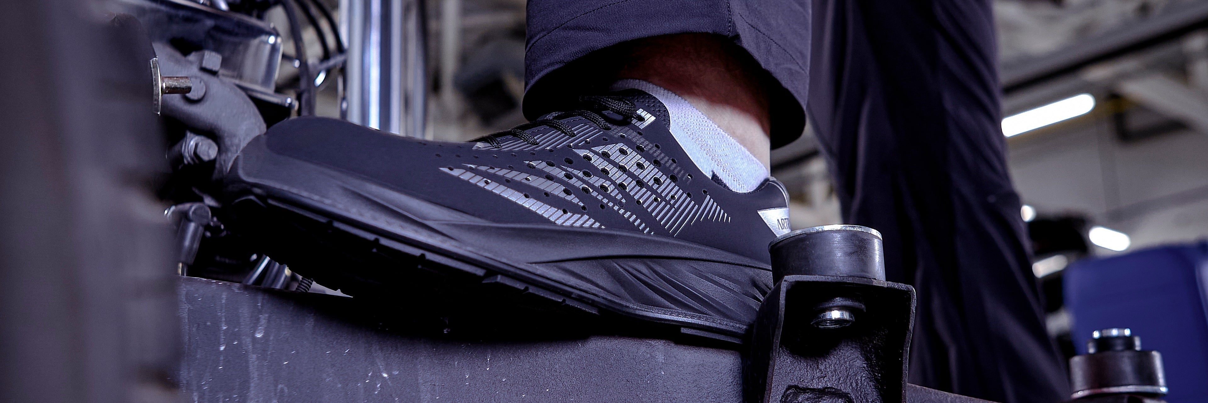 Poltopánky bezpečnostné S1